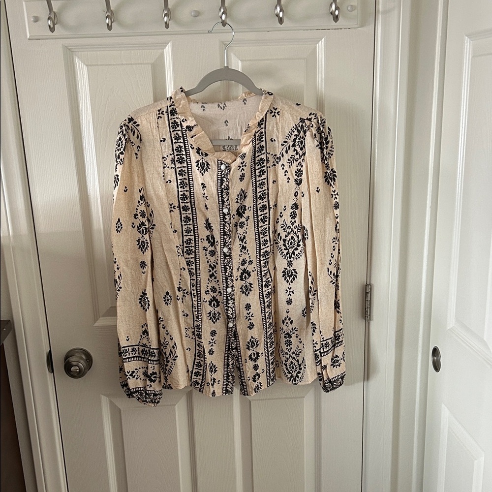 Source Unknown Cream and Black Floral Button Down Blouse, Size XL, NWOT